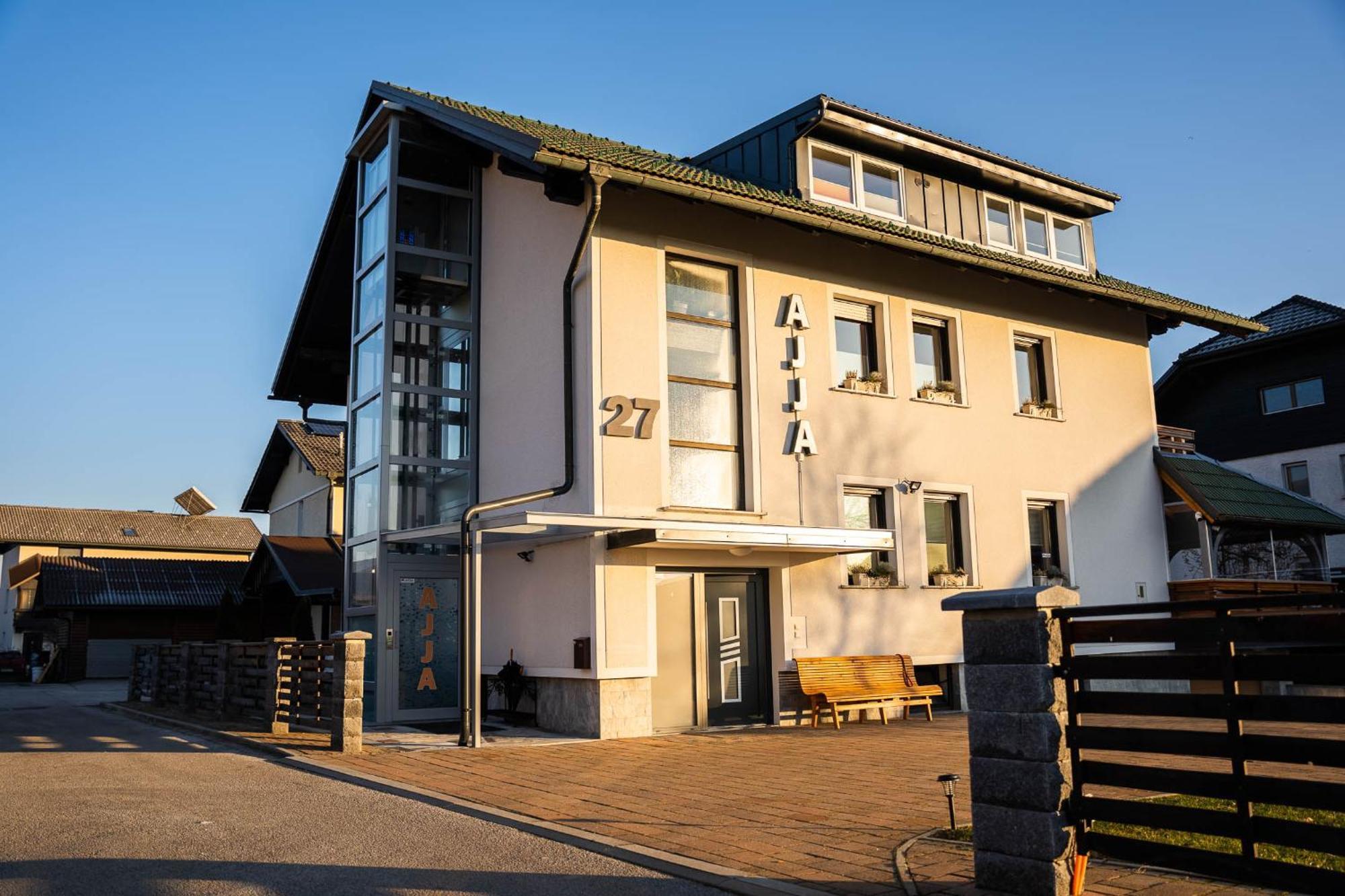 Apartma Ajja Šenčur Extérieur photo